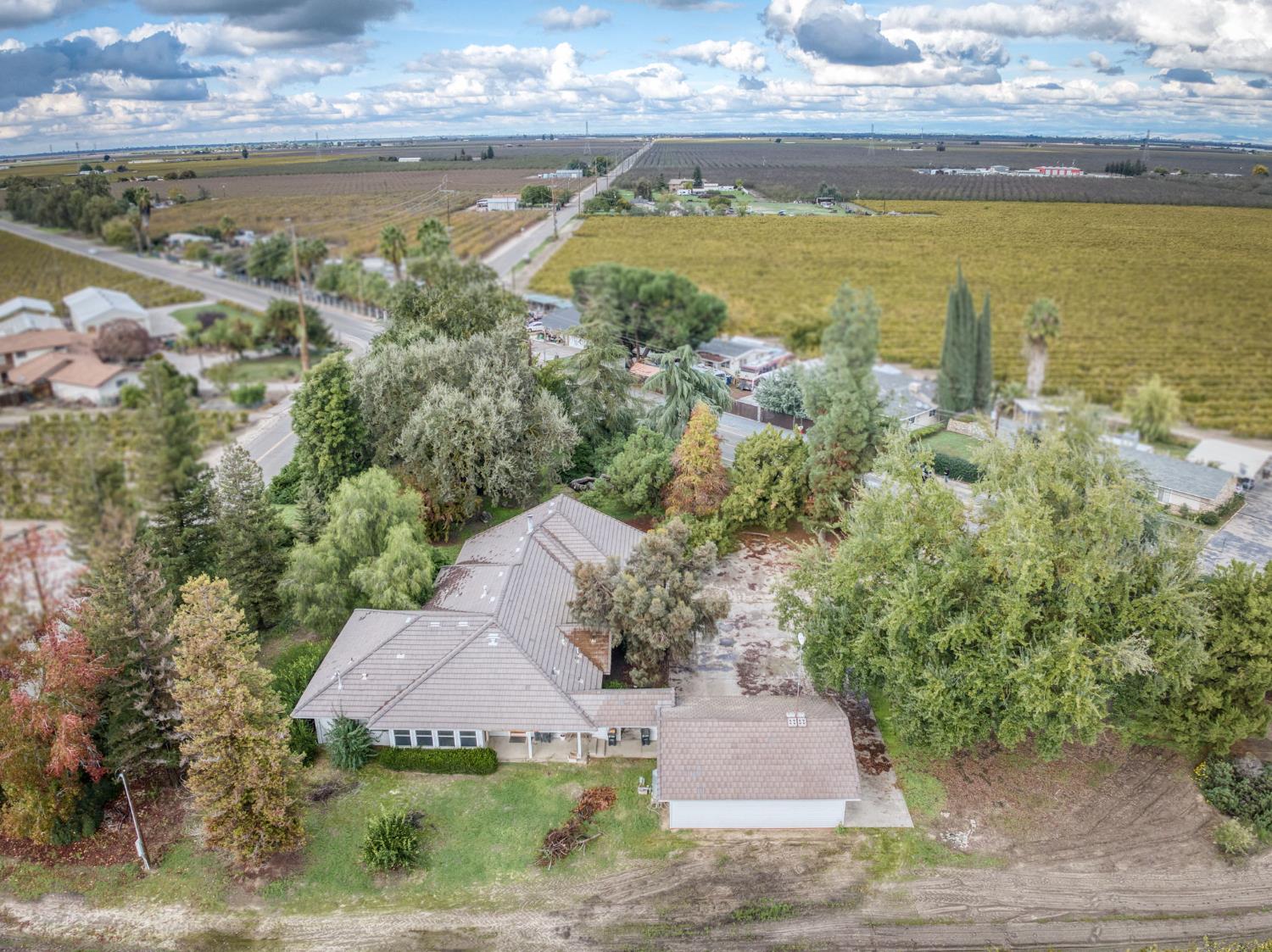 10477 S Henderson Rd, Fresno, CA 93706
