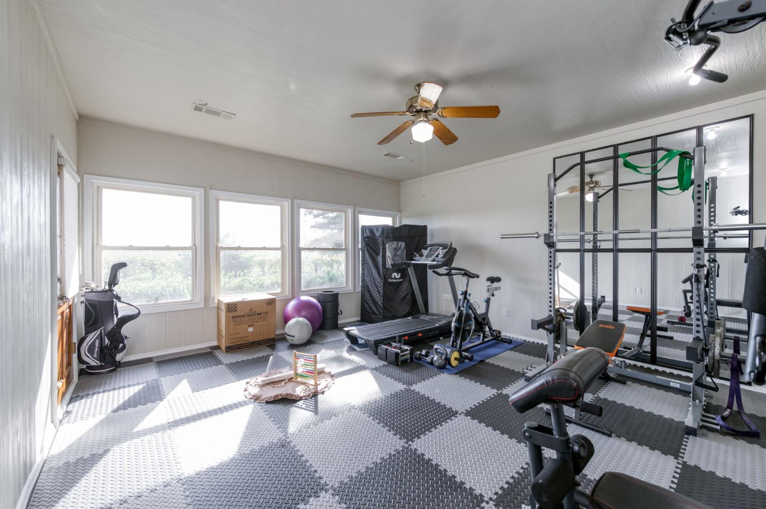 10477 S Henderson Rd, Fresno, CA 93706