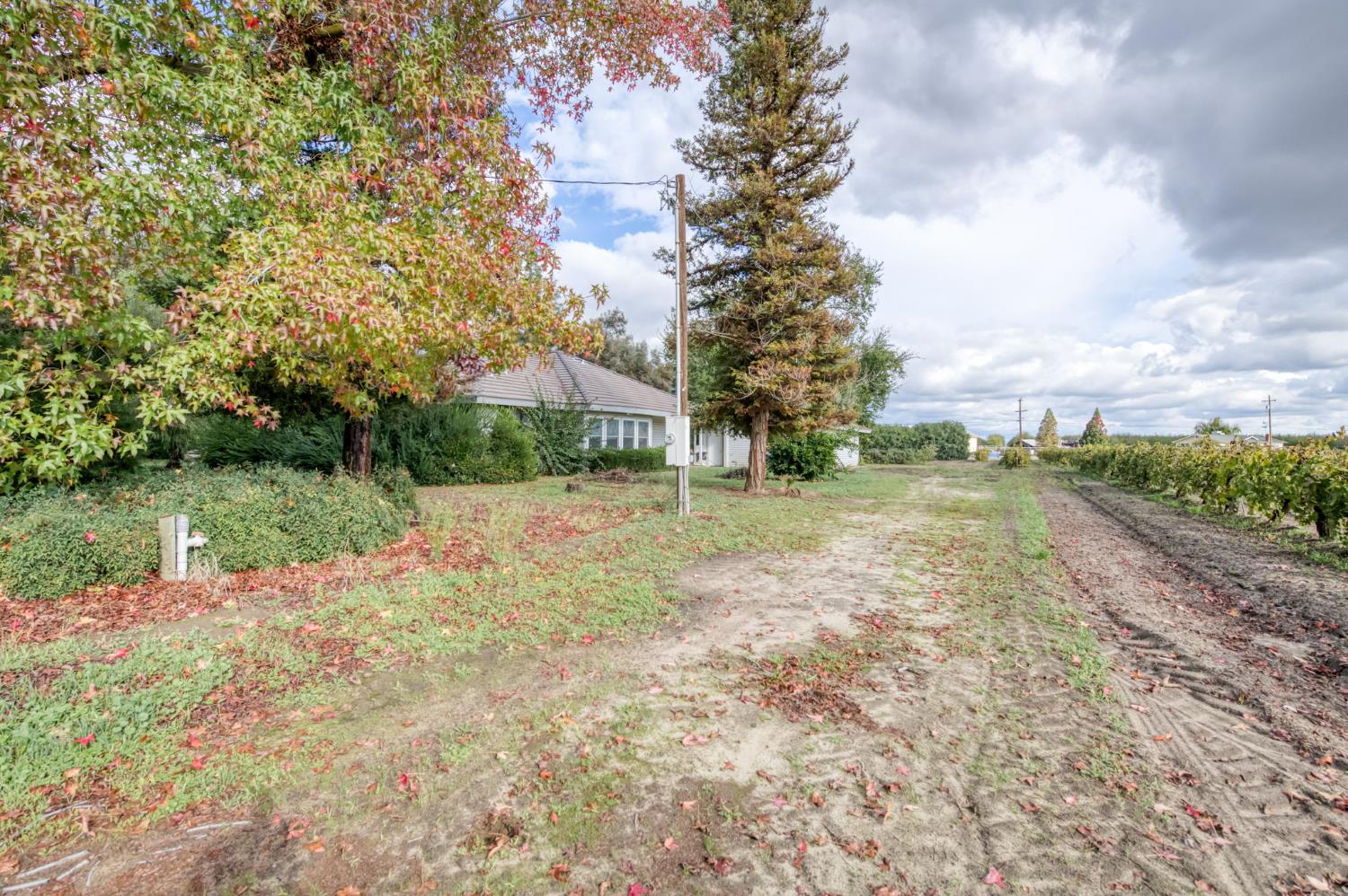 10477 S Henderson Rd, Fresno, CA 93706