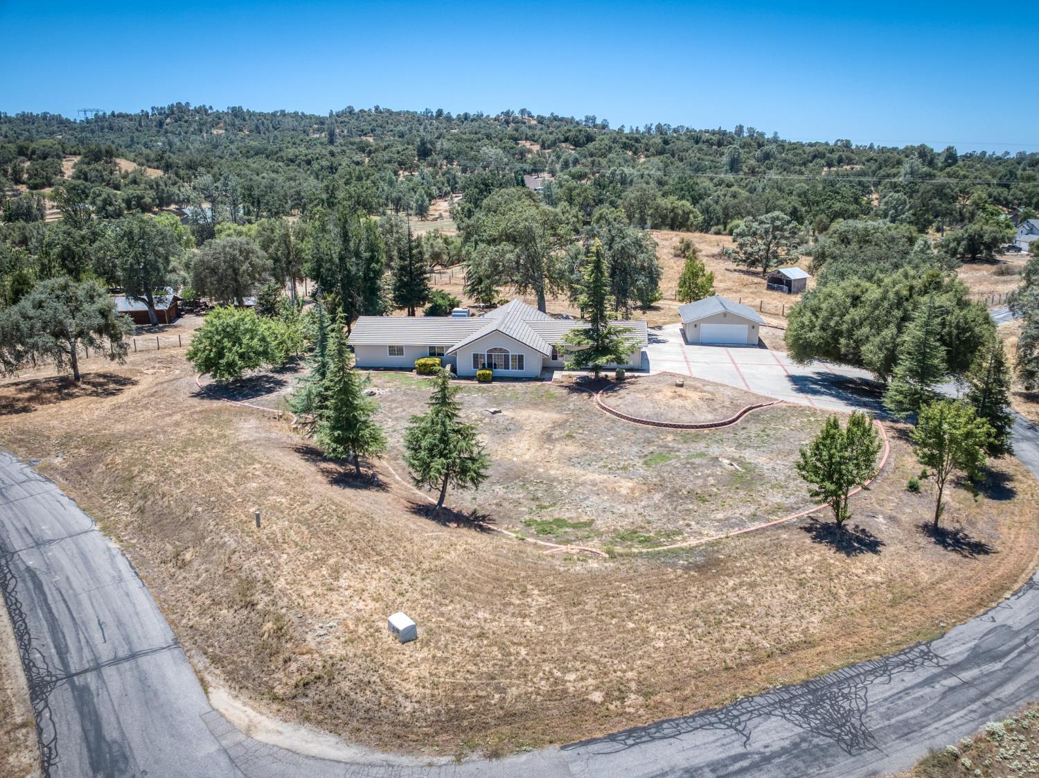 32115 Turkey Track Ln, Auberry, CA 93602