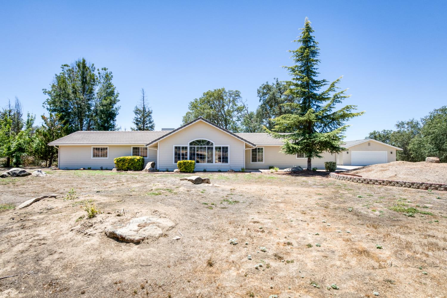 32115 Turkey Track Ln, Auberry, CA 93602