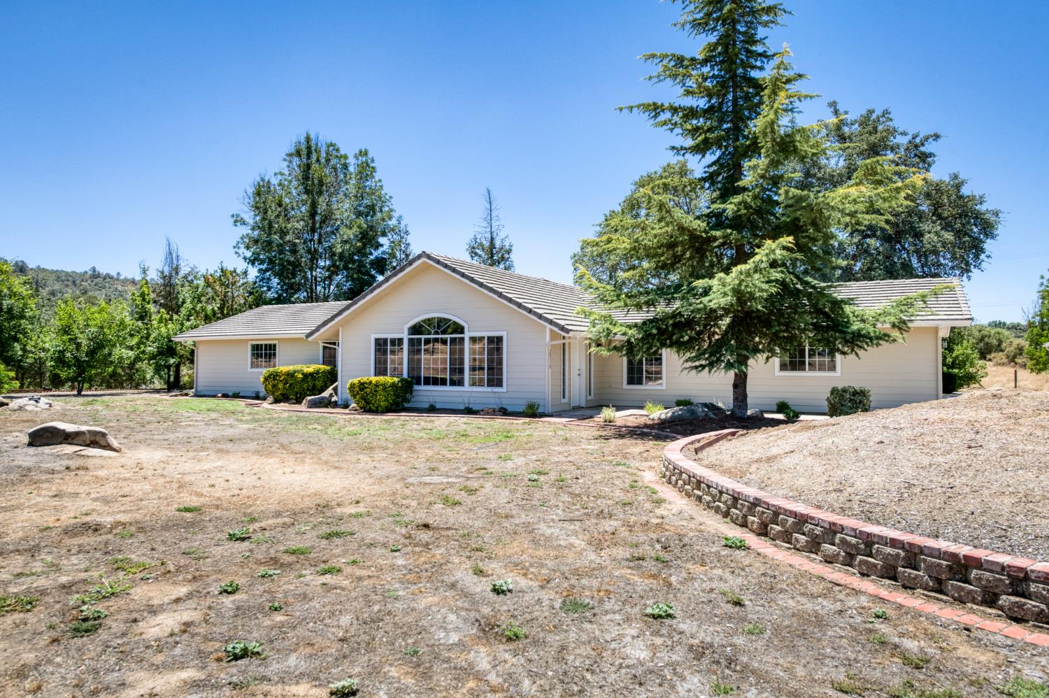 32115 Turkey Track Ln, Auberry, CA 93602
