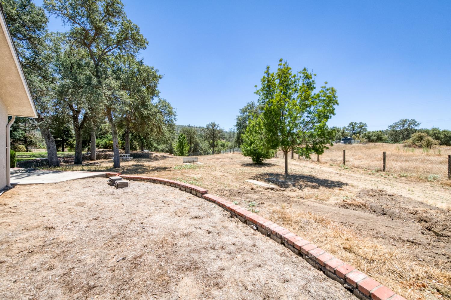 32115 Turkey Track Ln, Auberry, CA 93602