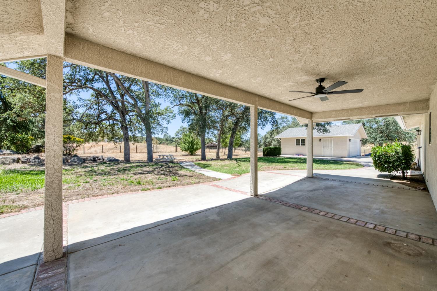 32115 Turkey Track Ln, Auberry, CA 93602