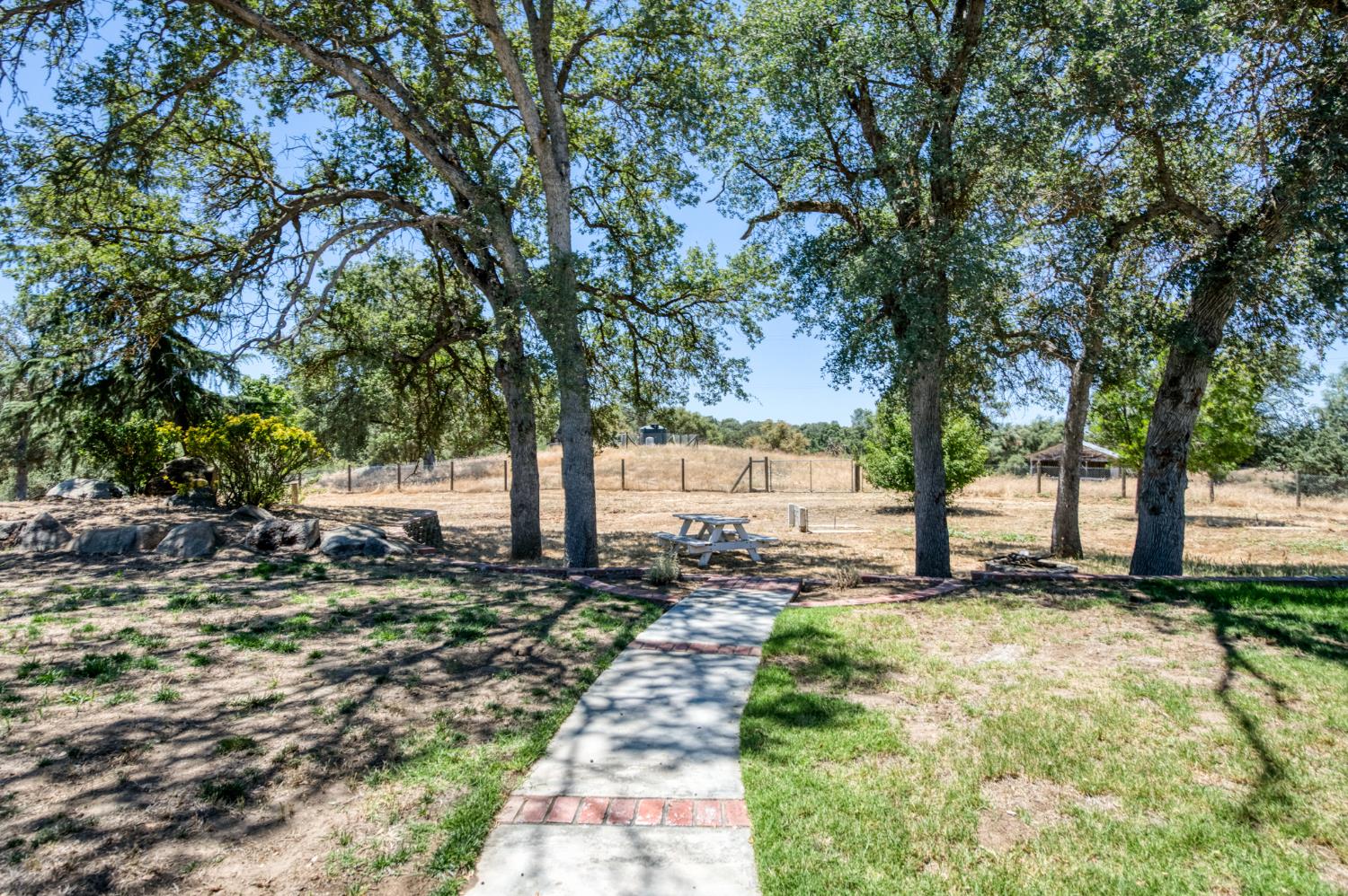 32115 Turkey Track Ln, Auberry, CA 93602