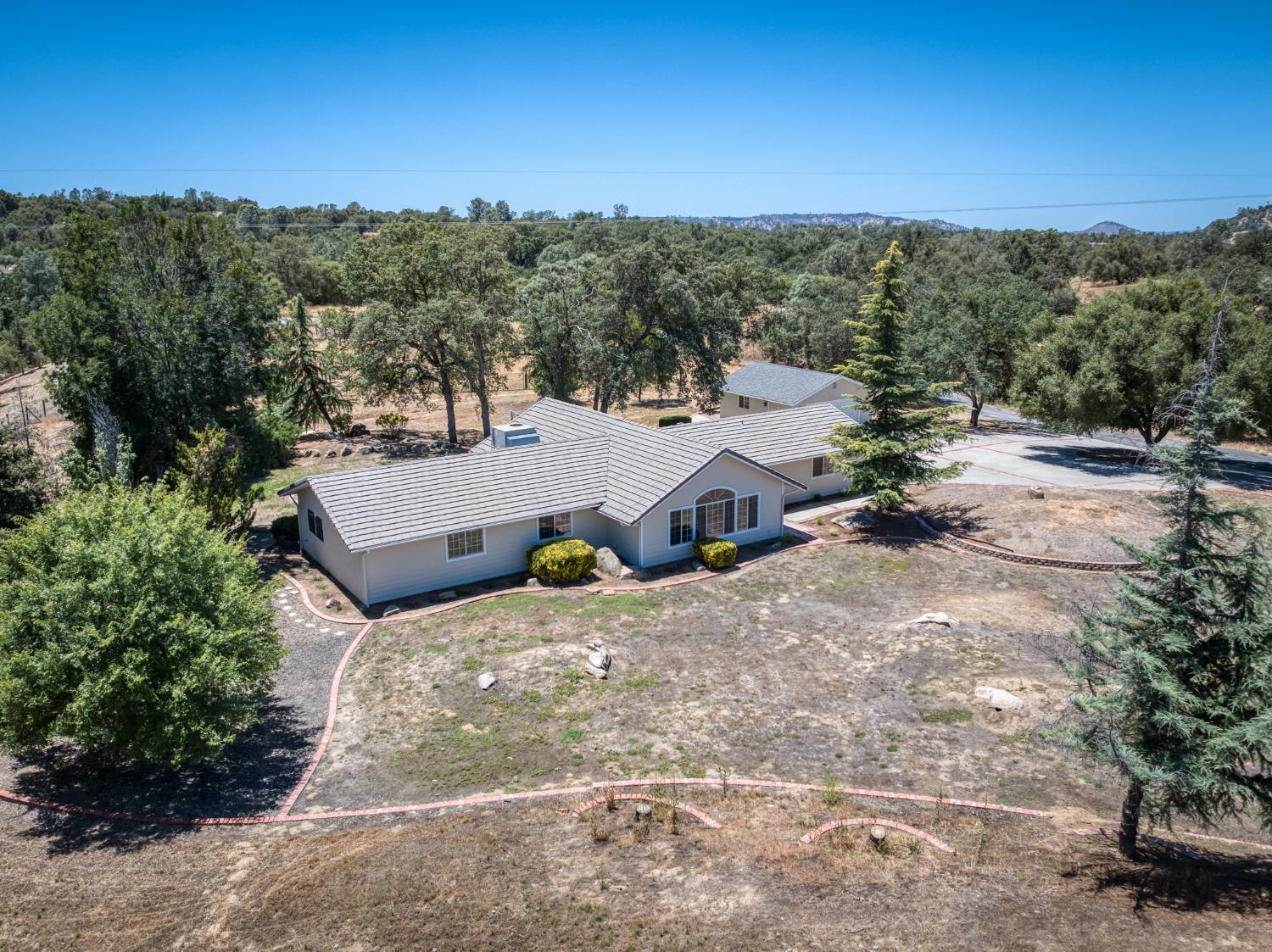 32115 Turkey Track Ln, Auberry, CA 93602