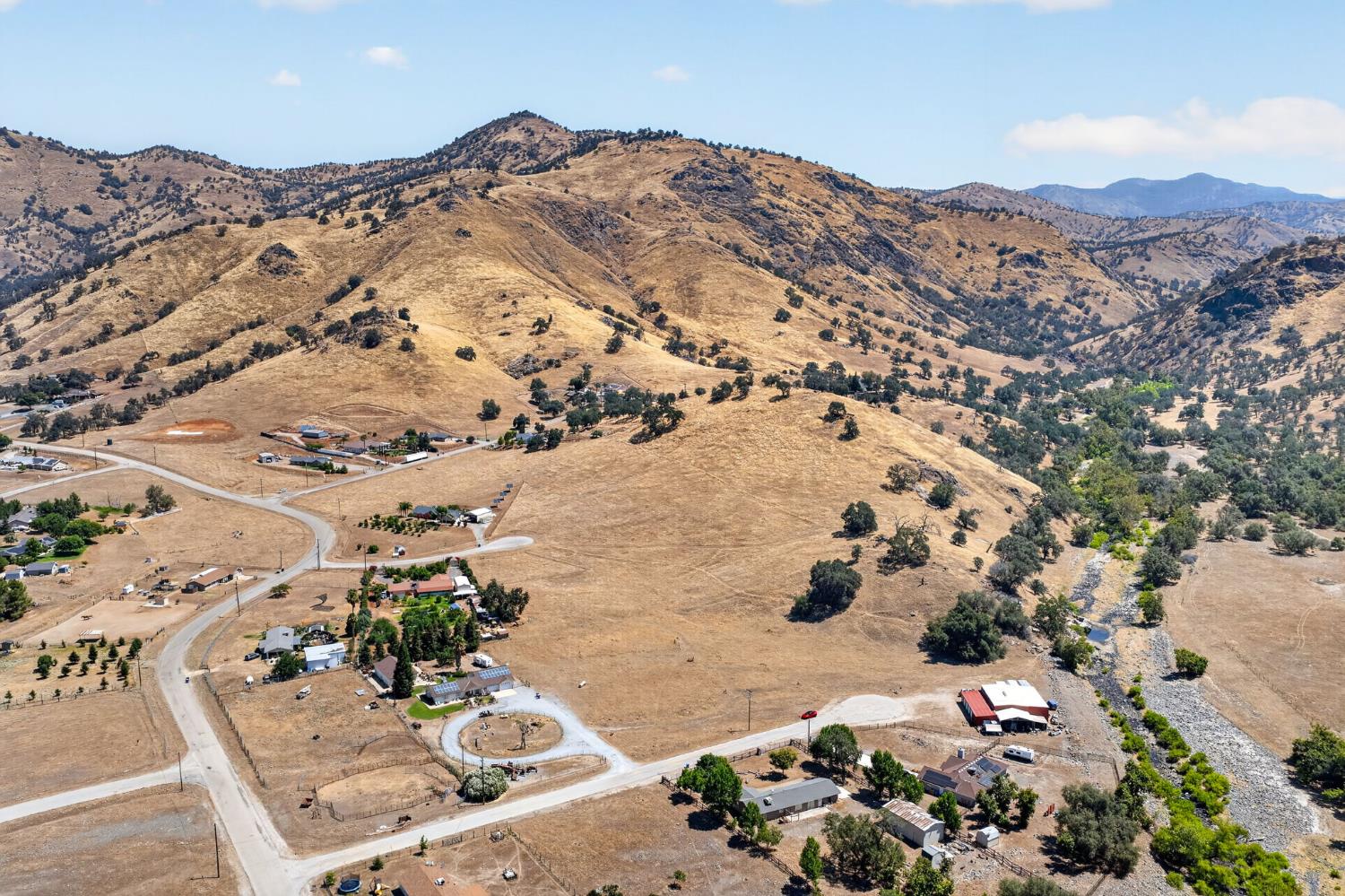 6050 Dogwood Lane, Sanger, CA 93657
