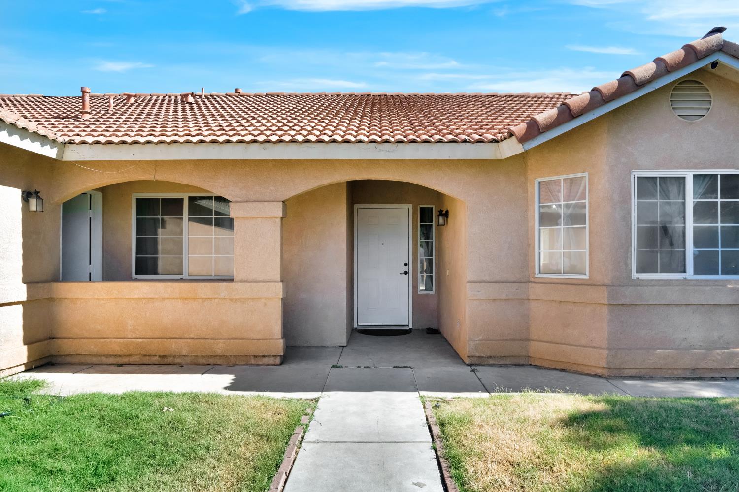 5798 W Acacia Ave, Fresno, CA 93722
