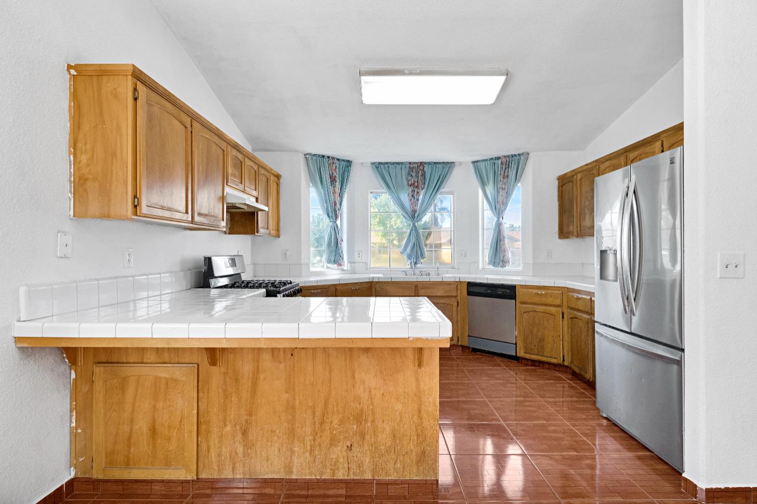 5798 W Acacia Ave, Fresno, CA 93722