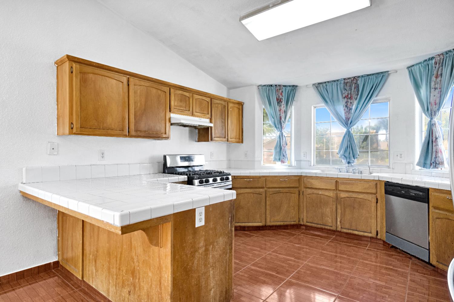 5798 W Acacia Ave, Fresno, CA 93722