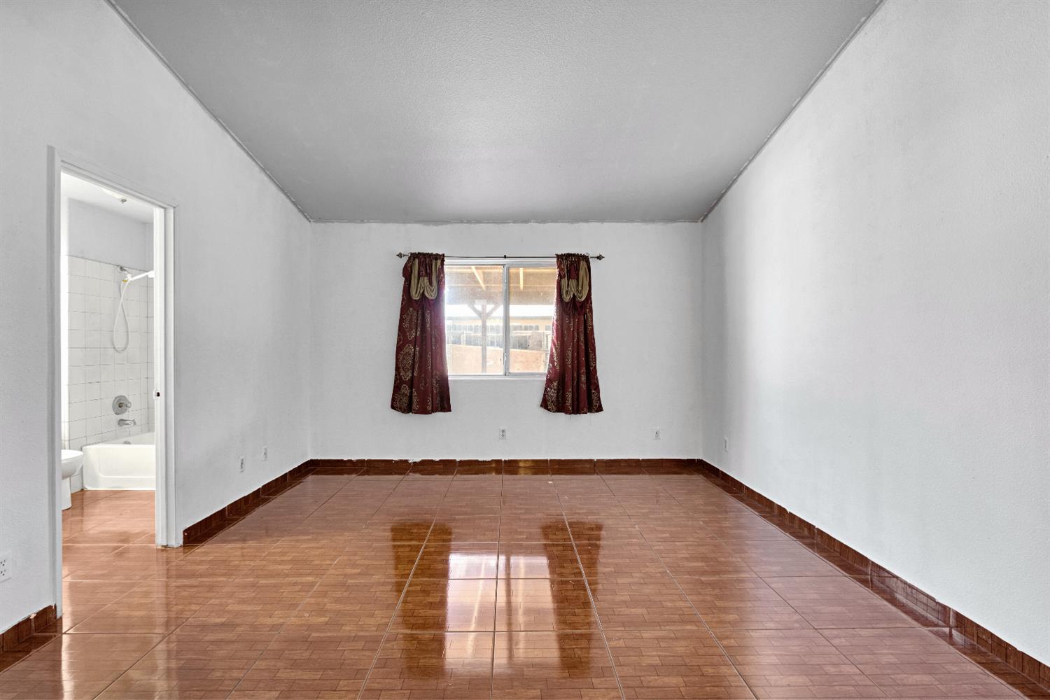 5798 W Acacia Ave, Fresno, CA 93722