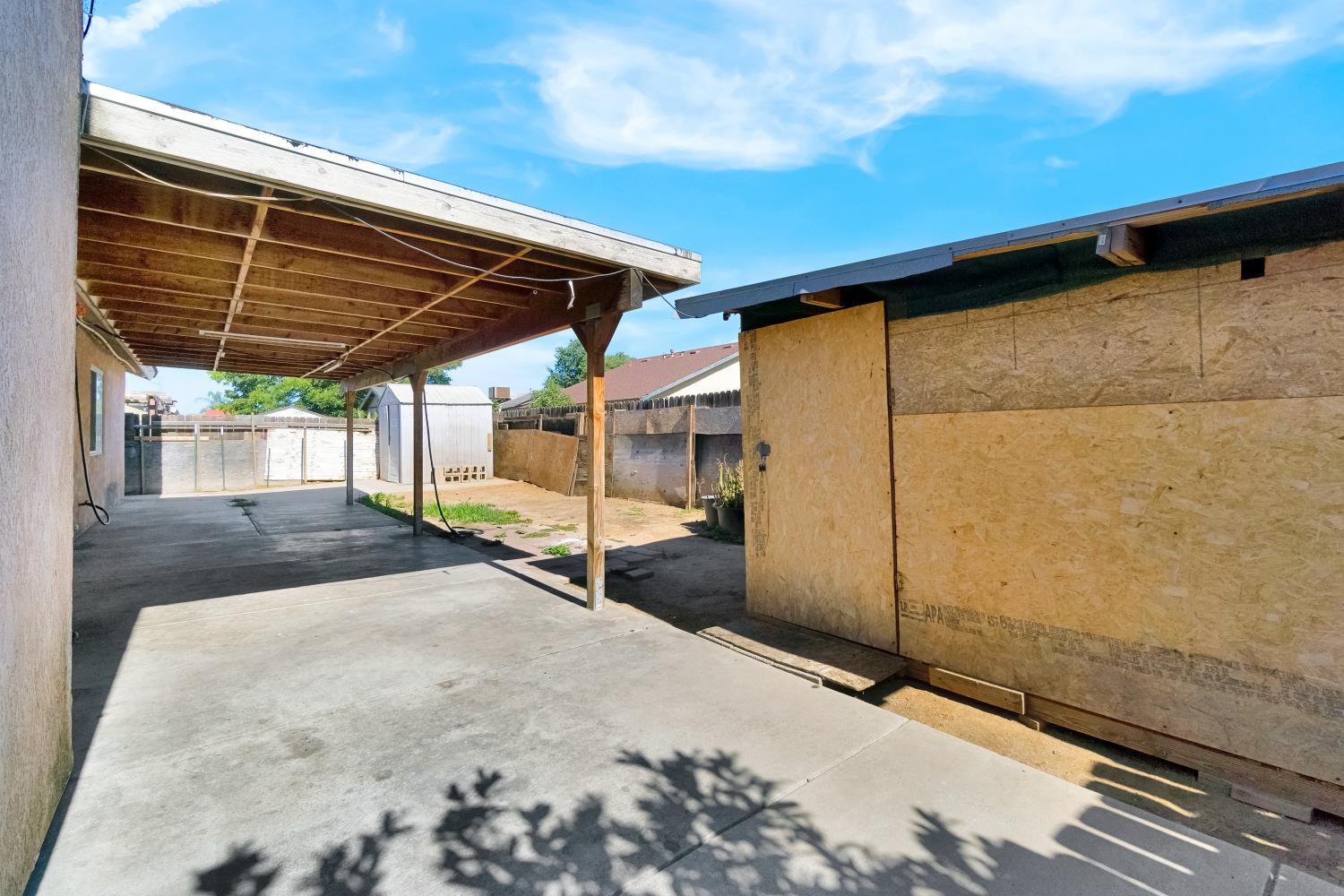 5798 W Acacia Ave, Fresno, CA 93722