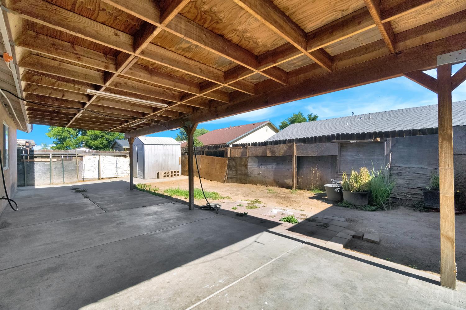 5798 W Acacia Ave, Fresno, CA 93722