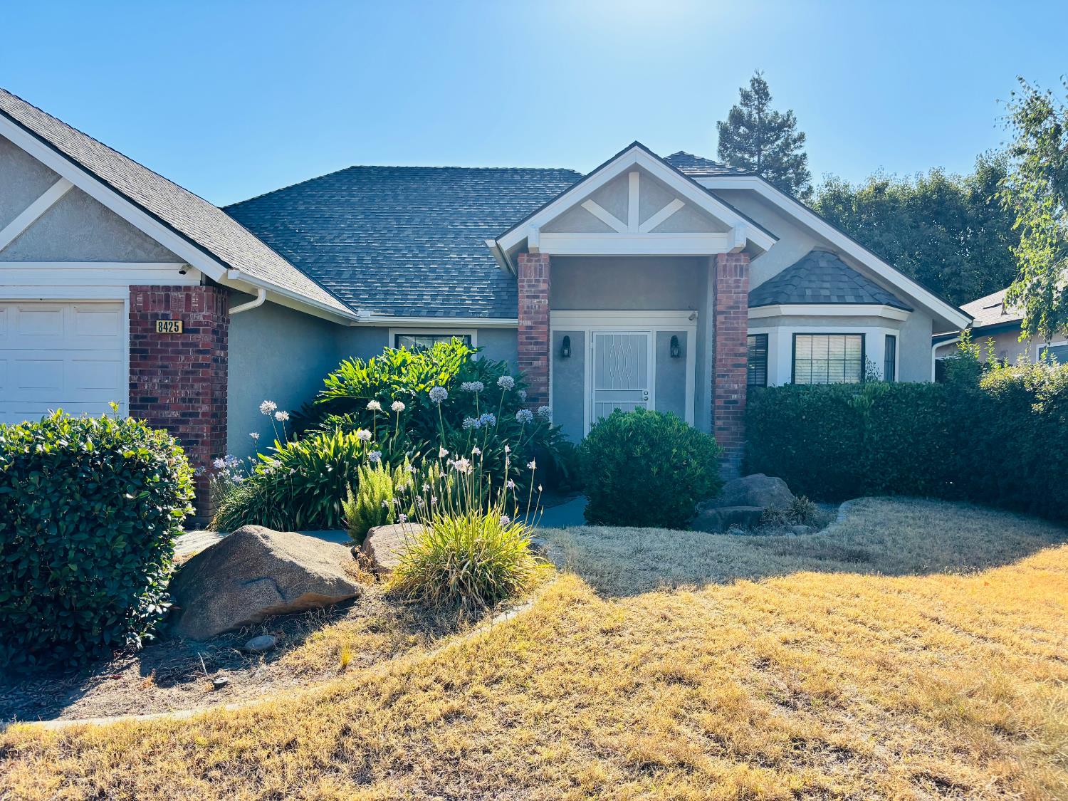 8425 N 8Th St, Fresno, CA 93720