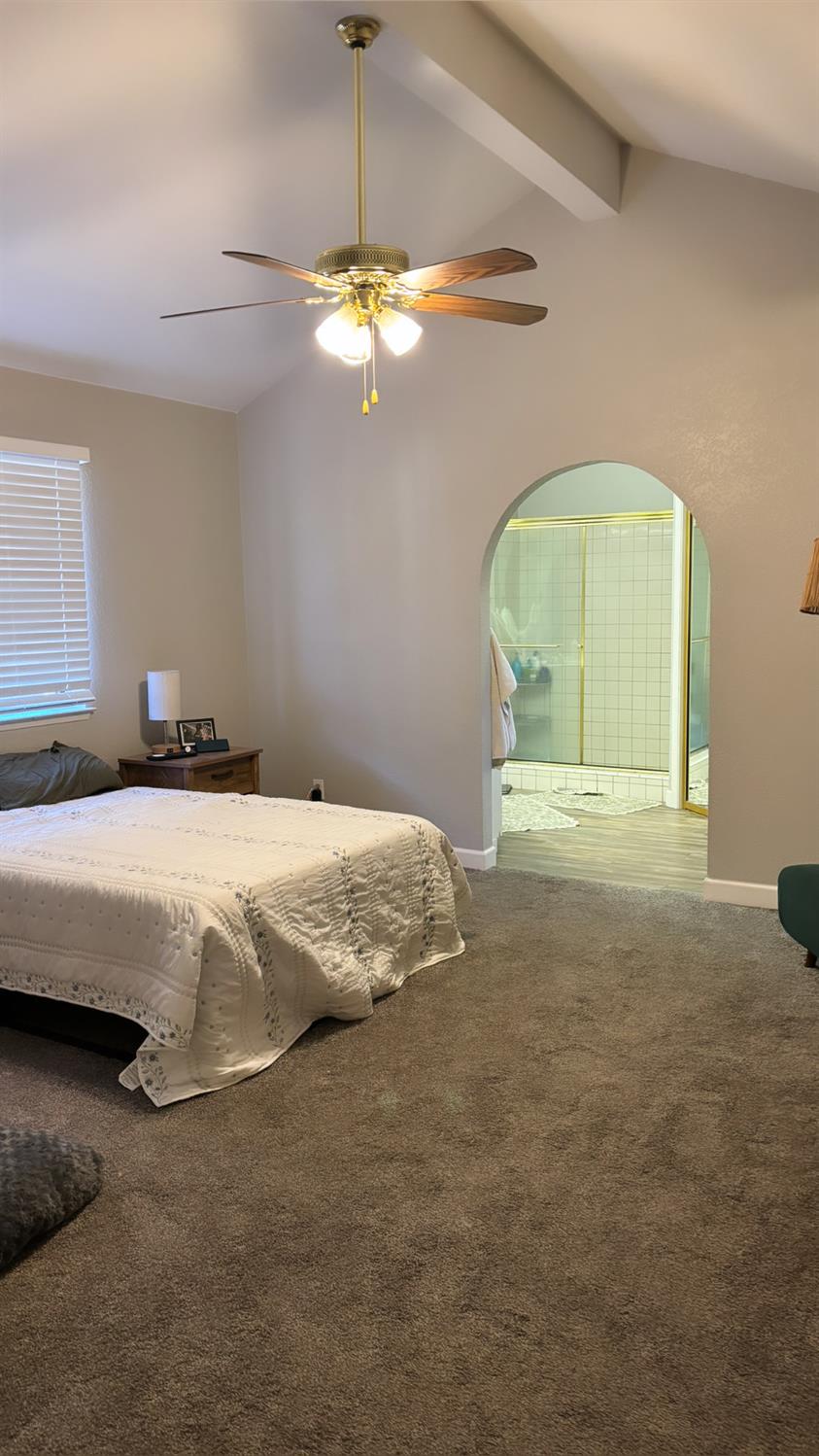 8425 N 8Th St, Fresno, CA 93720