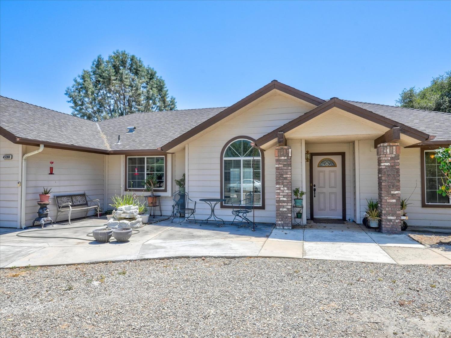 45200 Songbird Ln, Ahwahnee, CA 93601