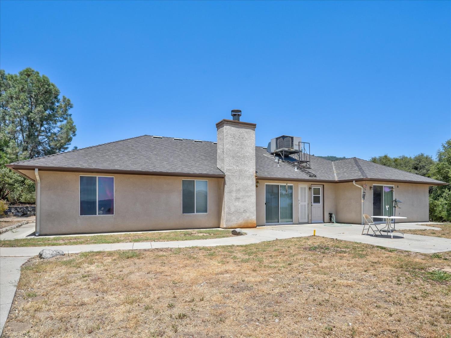 45200 Songbird Ln, Ahwahnee, CA 93601