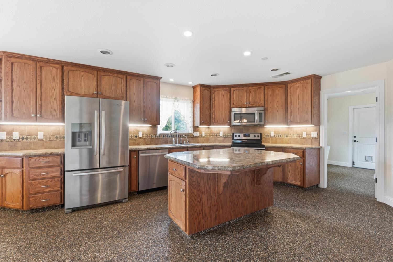 33099 Road 800, Raymond, CA 93653