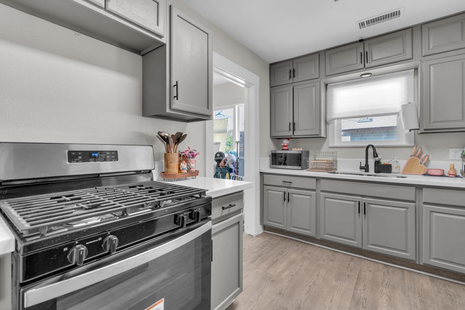 3825 E Mono St, Fresno, CA 93702