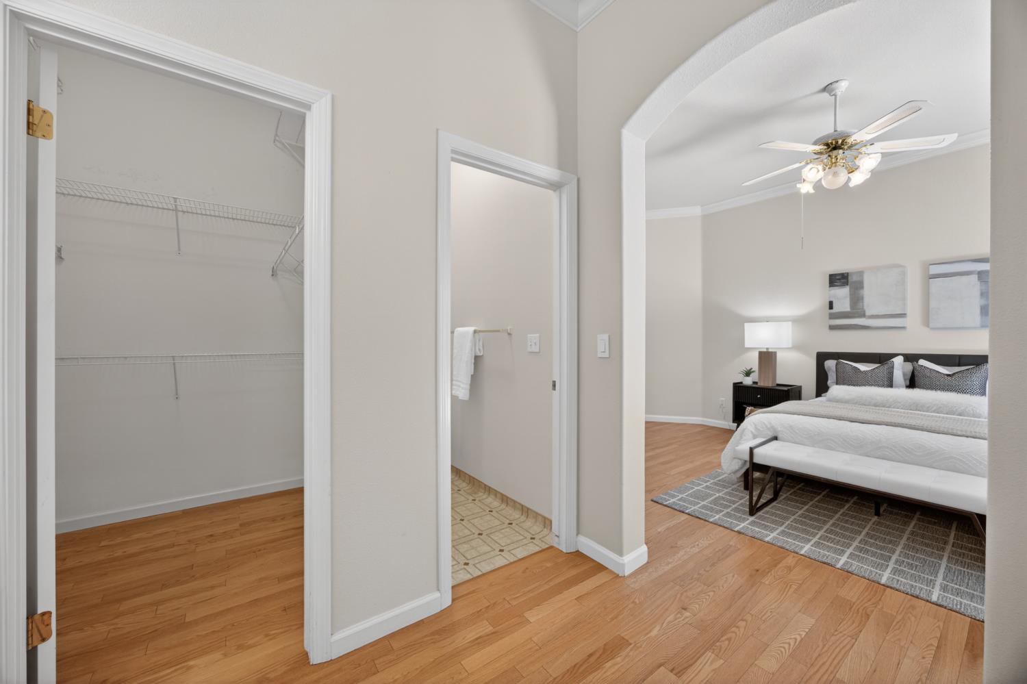 2554 Twain Ave, Clovis, CA 93611