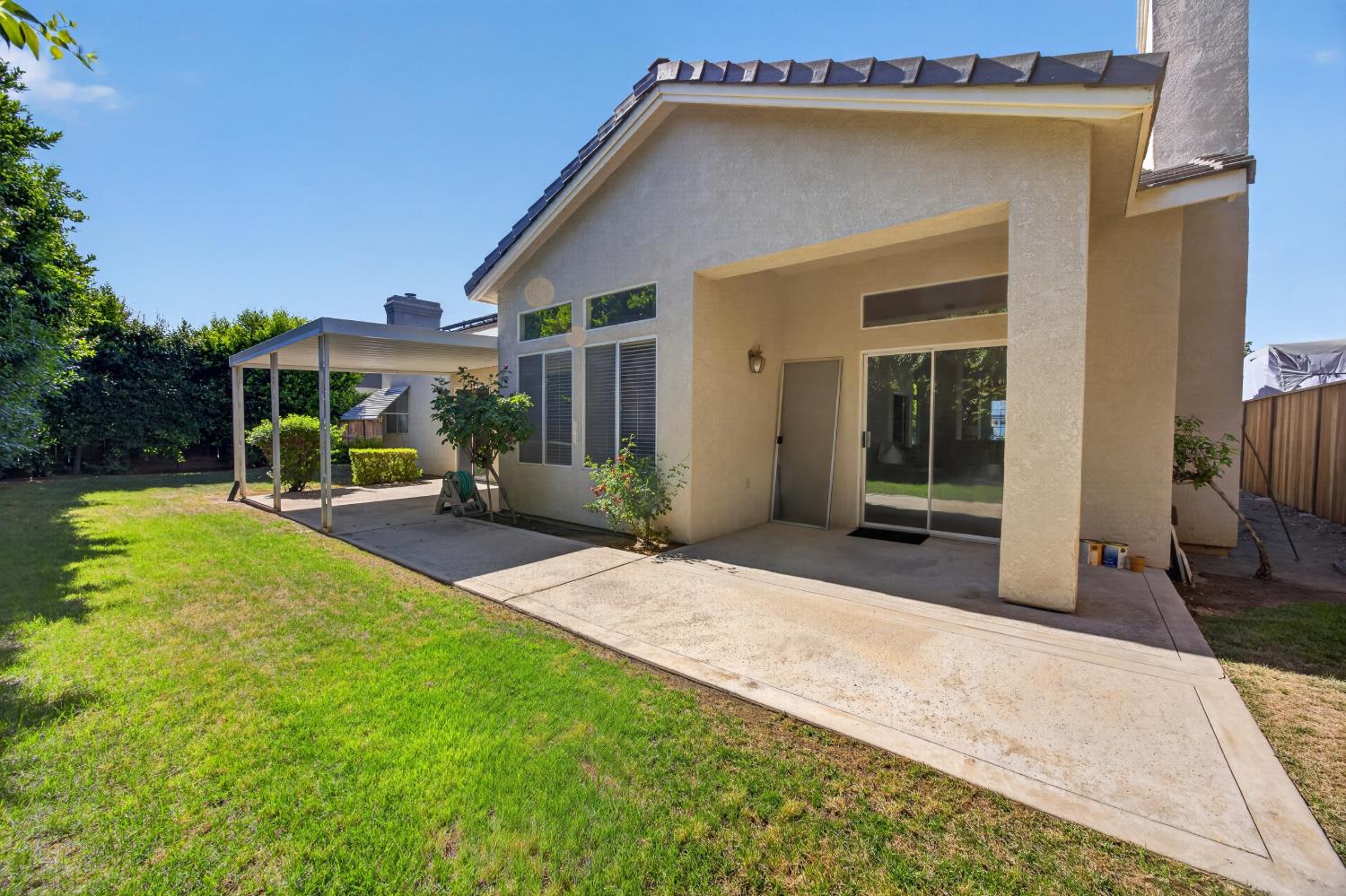 2554 Twain Ave, Clovis, CA 93611