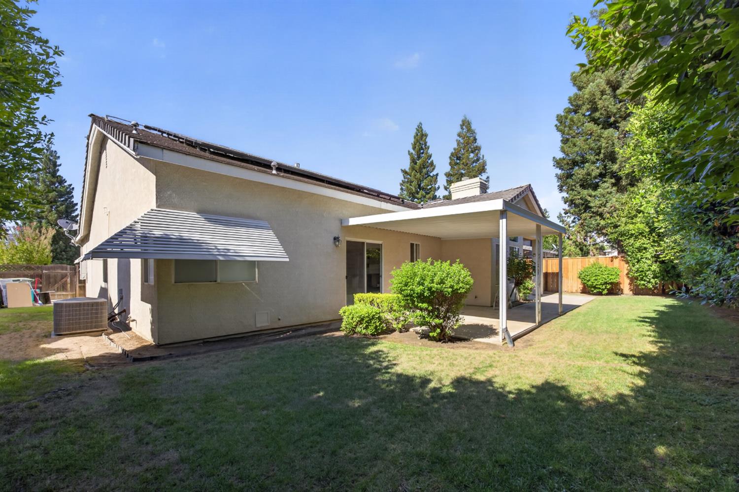 2554 Twain Ave, Clovis, CA 93611