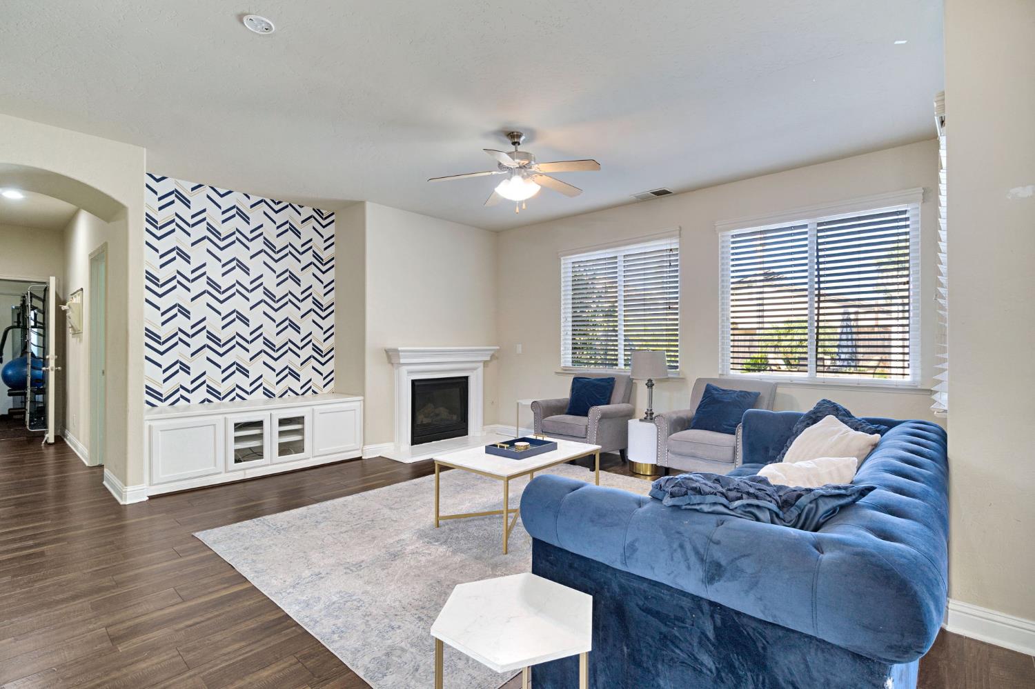 5883 N Leafwood Ave, Fresno, CA 93723