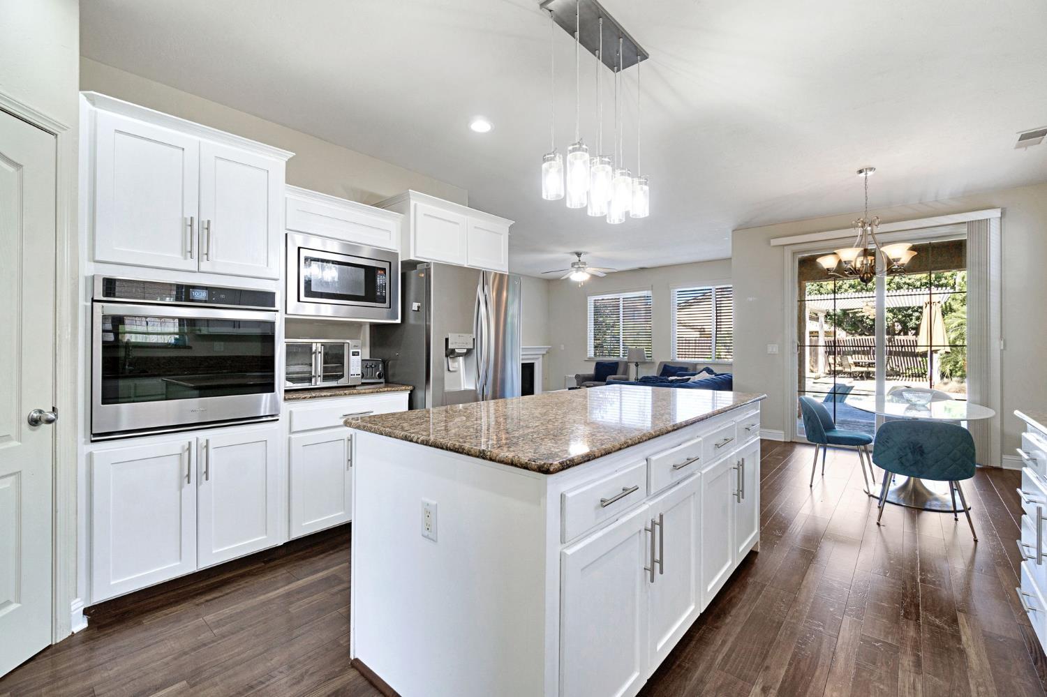 5883 N Leafwood Ave, Fresno, CA 93723