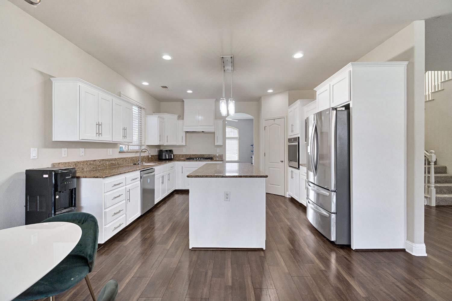 5883 N Leafwood Ave, Fresno, CA 93723
