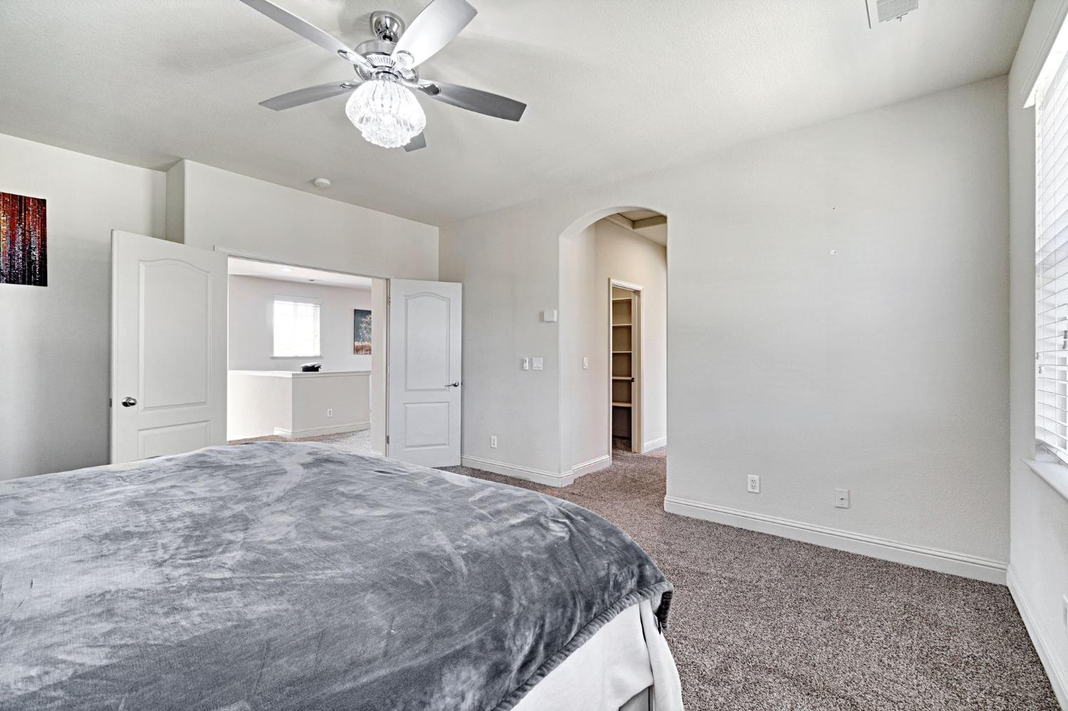 5883 N Leafwood Ave, Fresno, CA 93723
