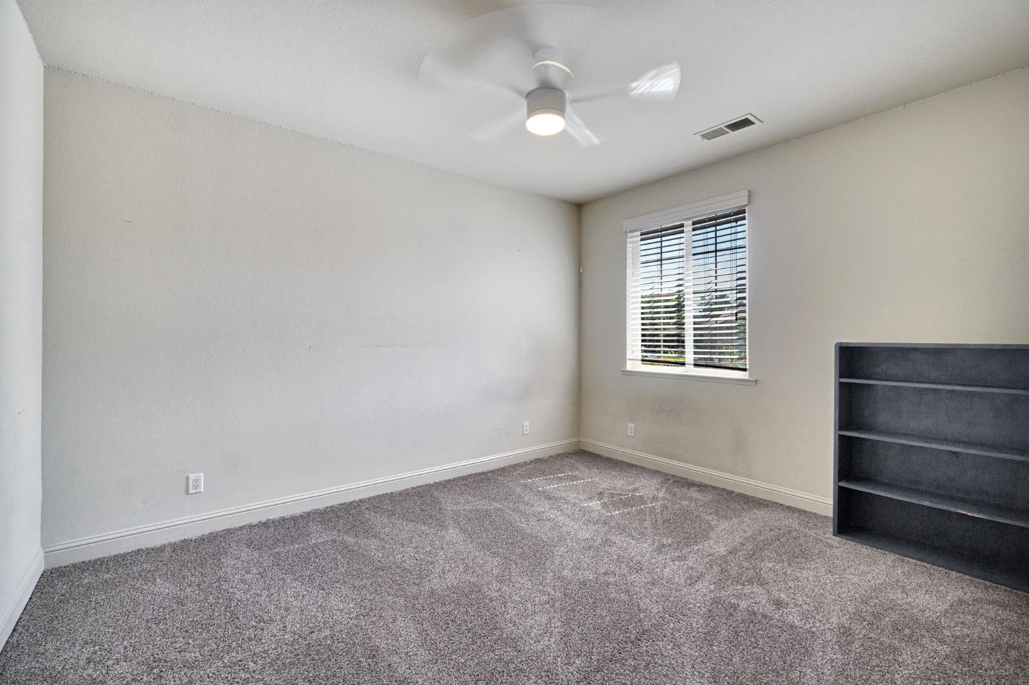 5883 N Leafwood Ave, Fresno, CA 93723