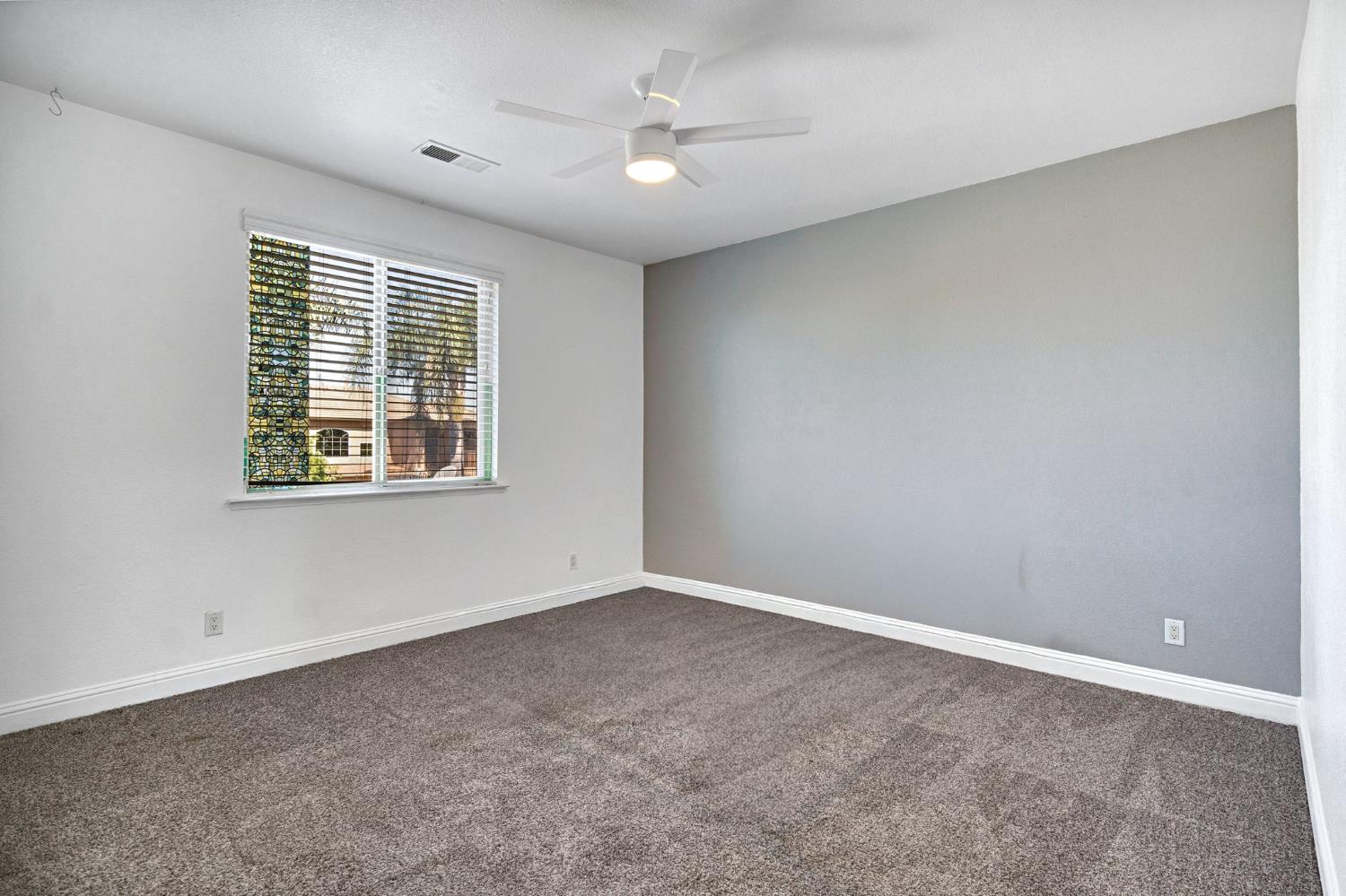 5883 N Leafwood Ave, Fresno, CA 93723