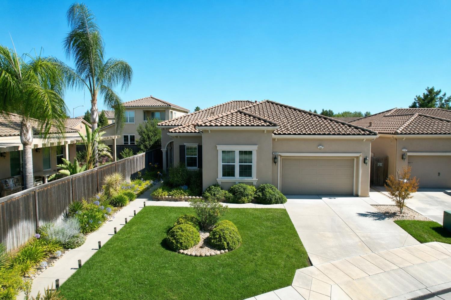 2845 E Goshen, Fresno, CA 93720