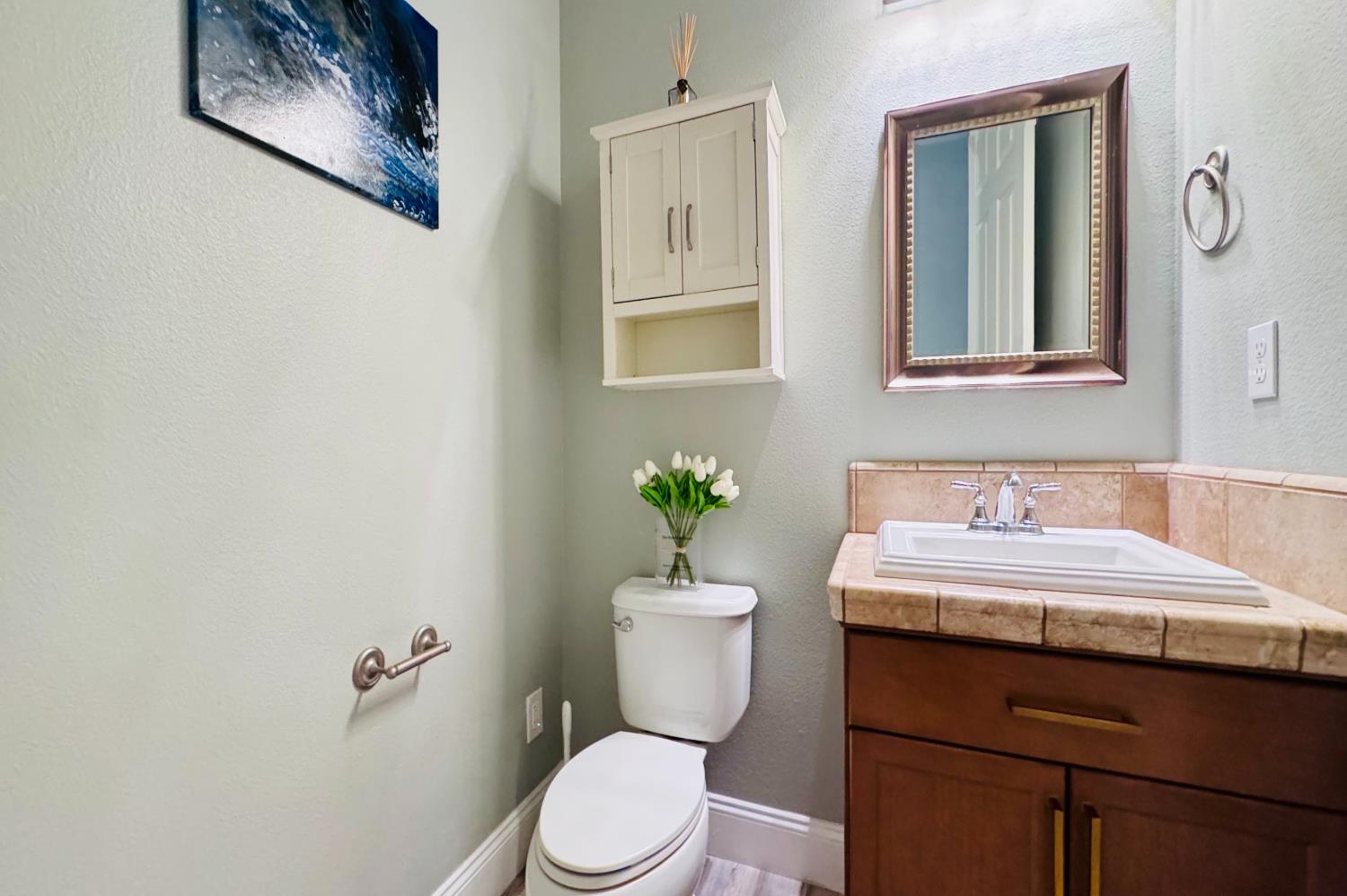 2845 E Goshen, Fresno, CA 93720