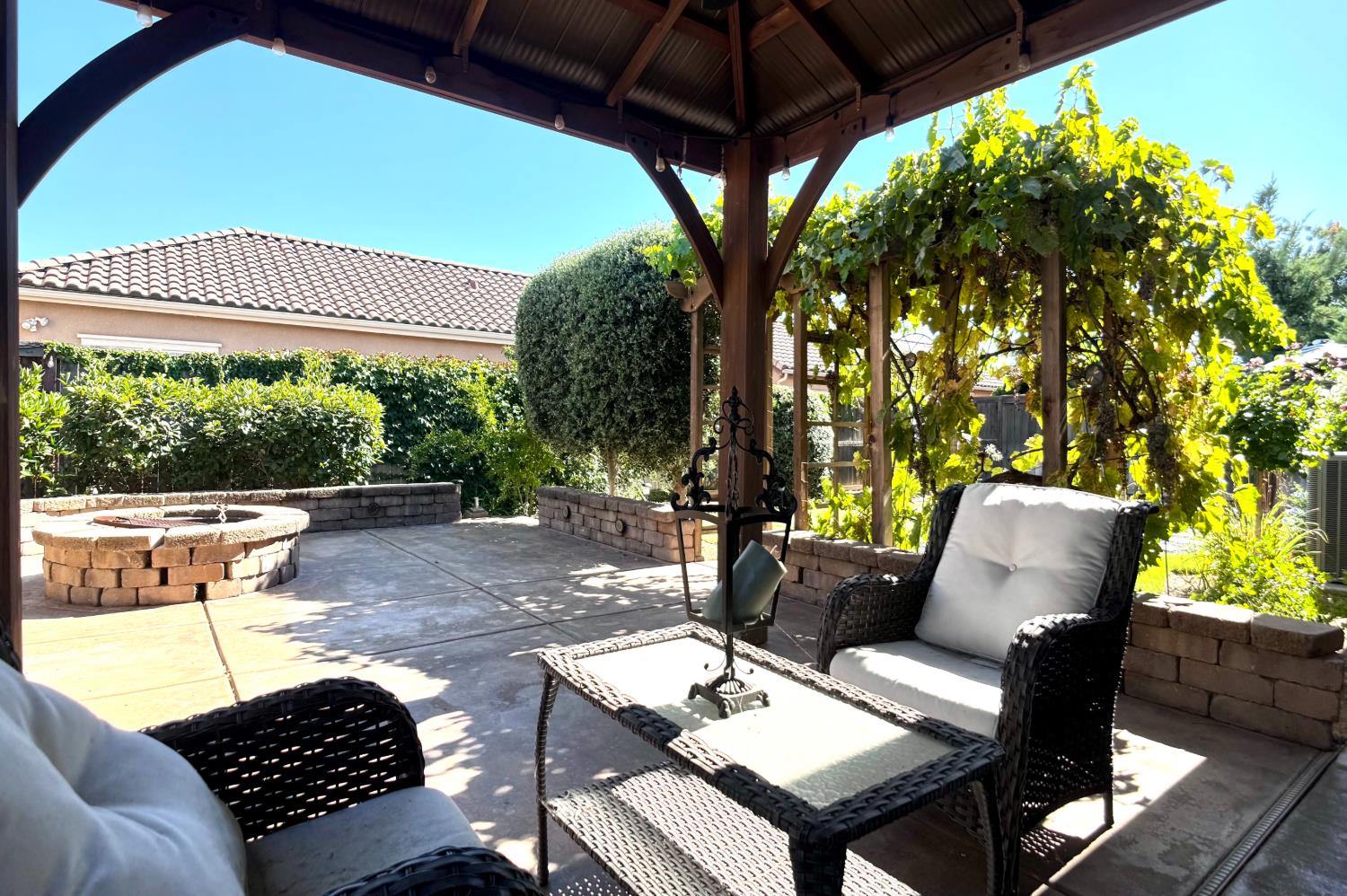 2845 E Goshen, Fresno, CA 93720