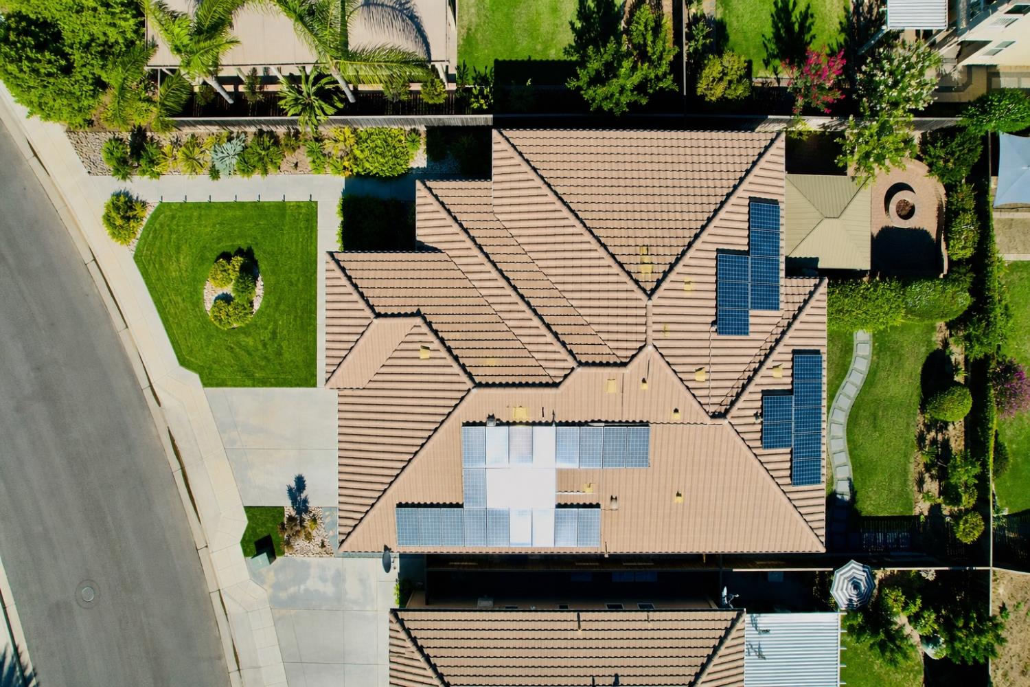 2845 E Goshen, Fresno, CA 93720