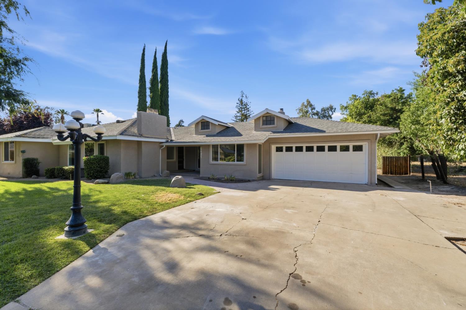 5421 E Liberty Ave, Fresno, CA 93727