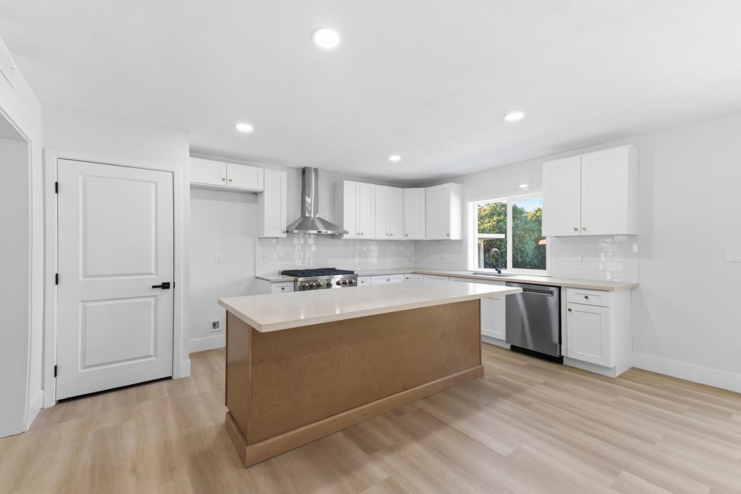 5421 E Liberty Ave, Fresno, CA 93727