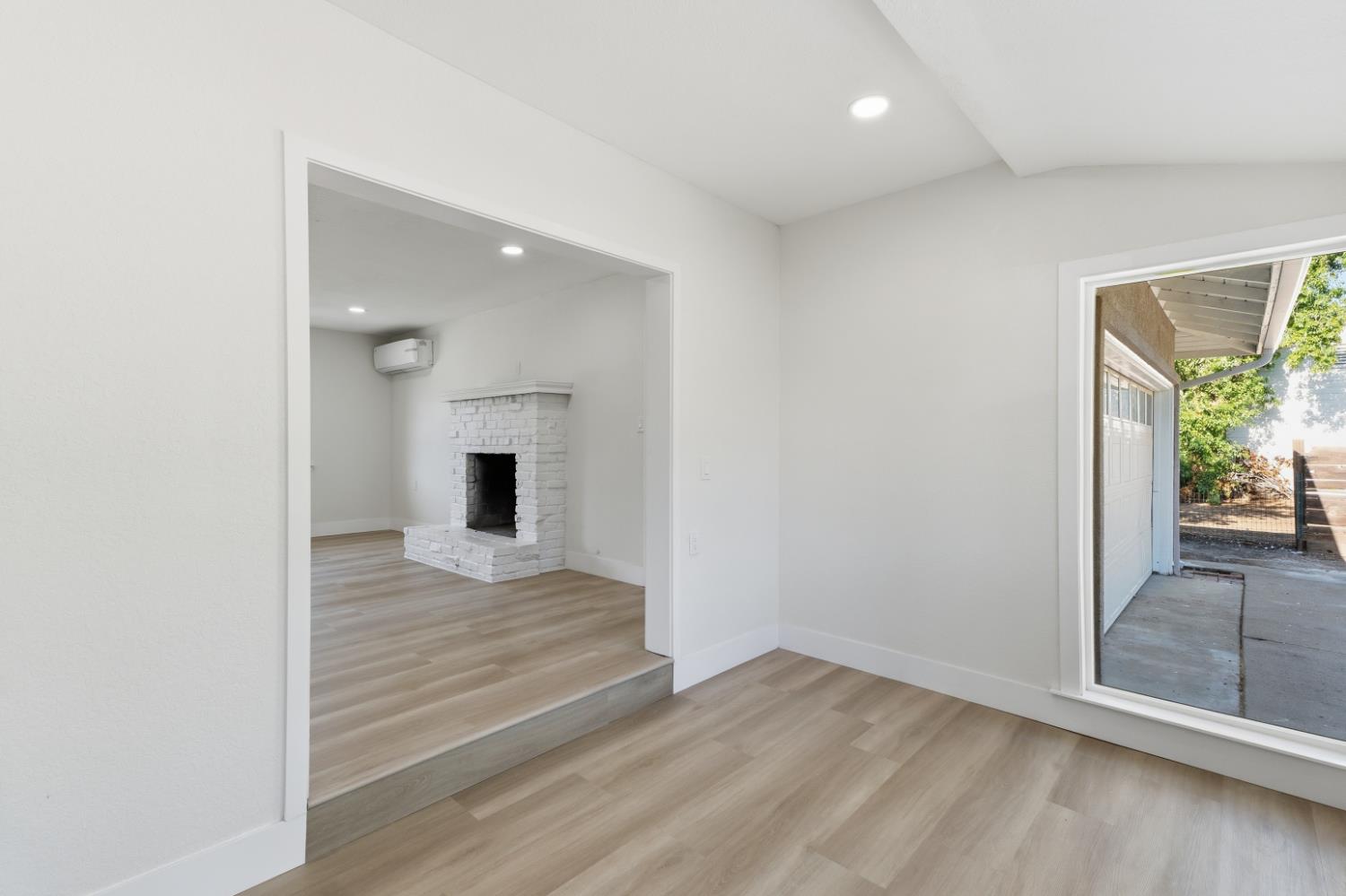 5421 E Liberty Ave, Fresno, CA 93727