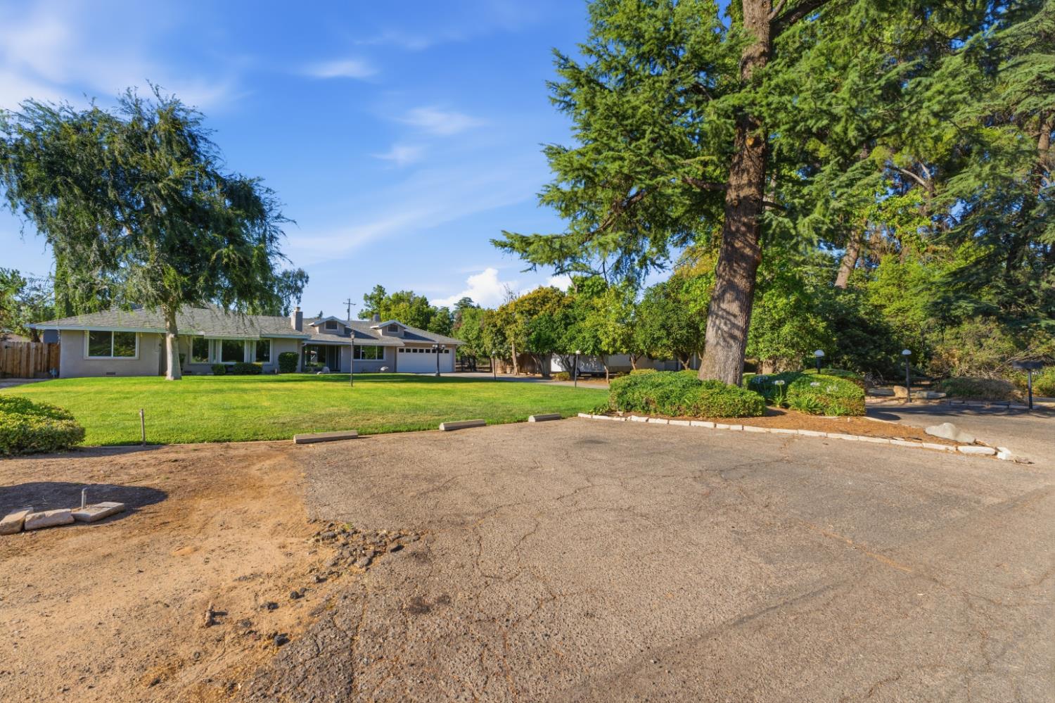 5421 E Liberty Ave, Fresno, CA 93727