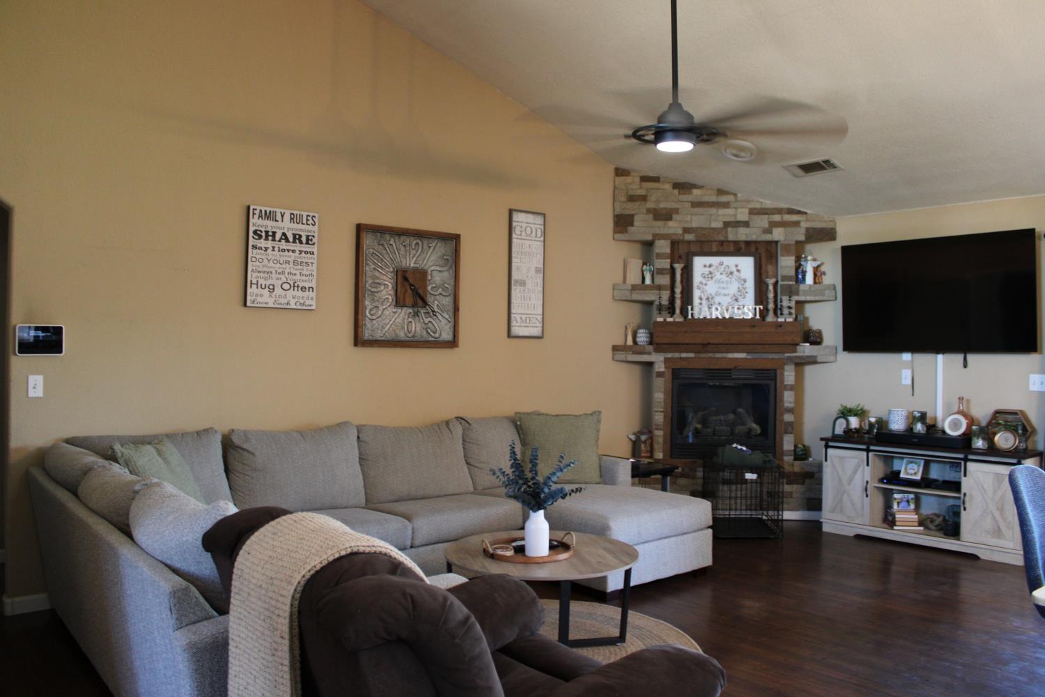 29146 Avenue 16 1/4, Madera, CA 93636
