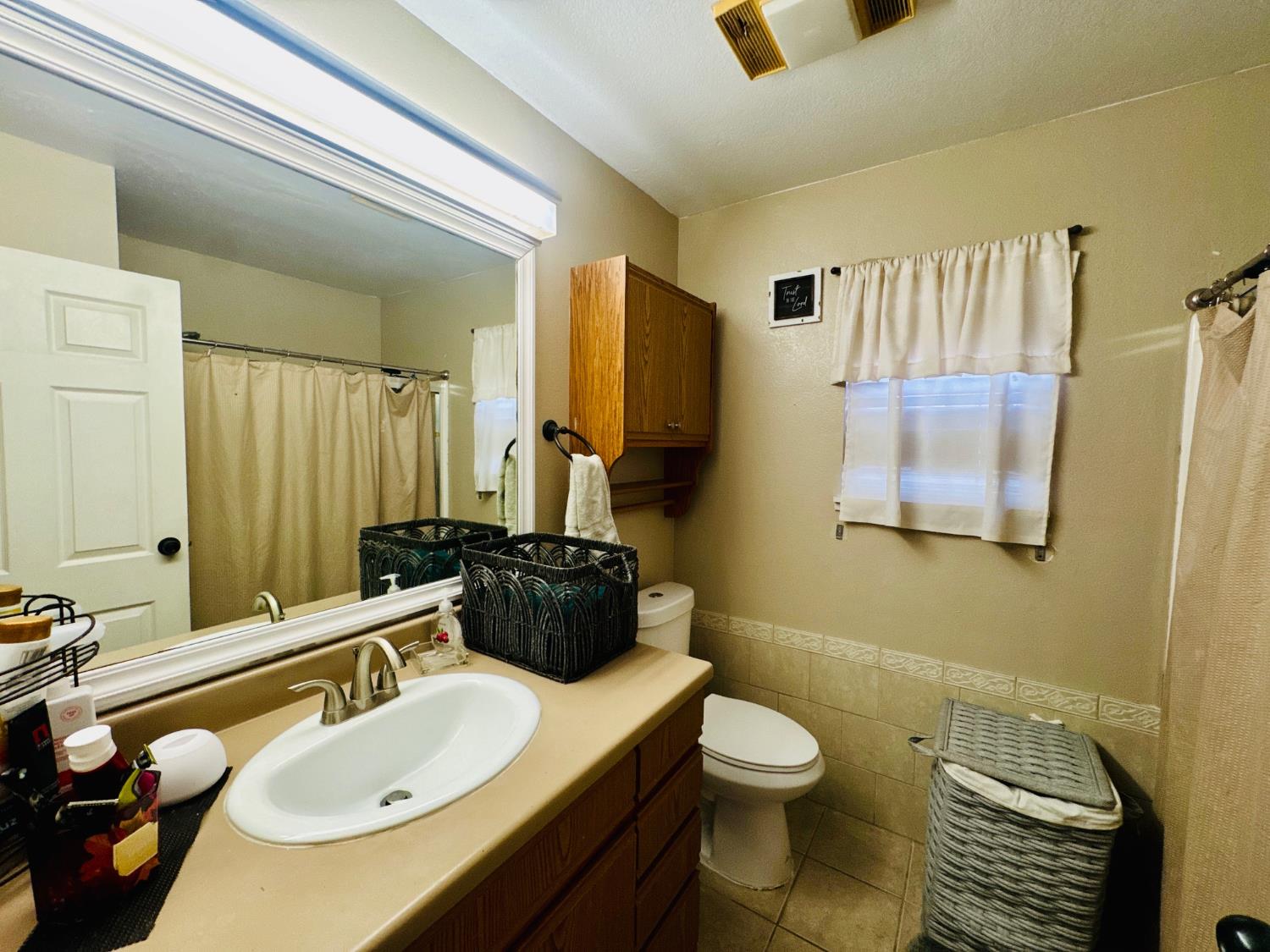 13901 Laverton Ave, Bakersfield, CA 93314
