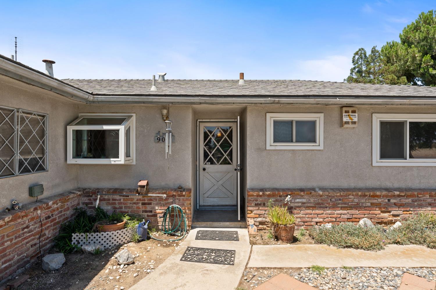 9075 S Mccall Ave, Selma, CA 93662