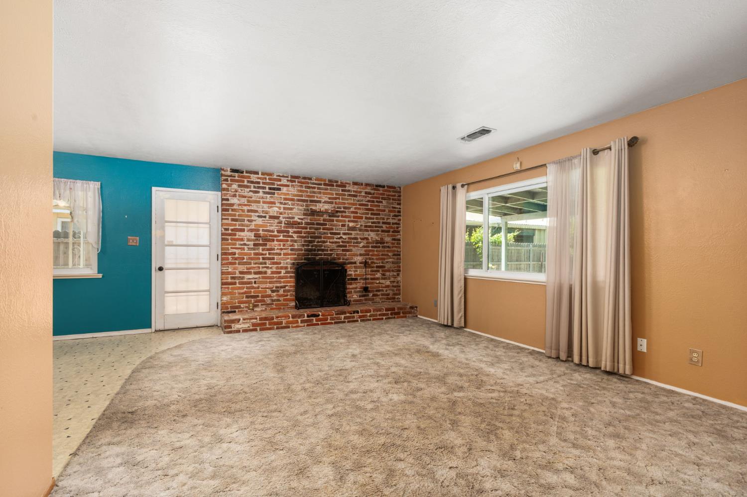 9075 S Mccall Ave, Selma, CA 93662
