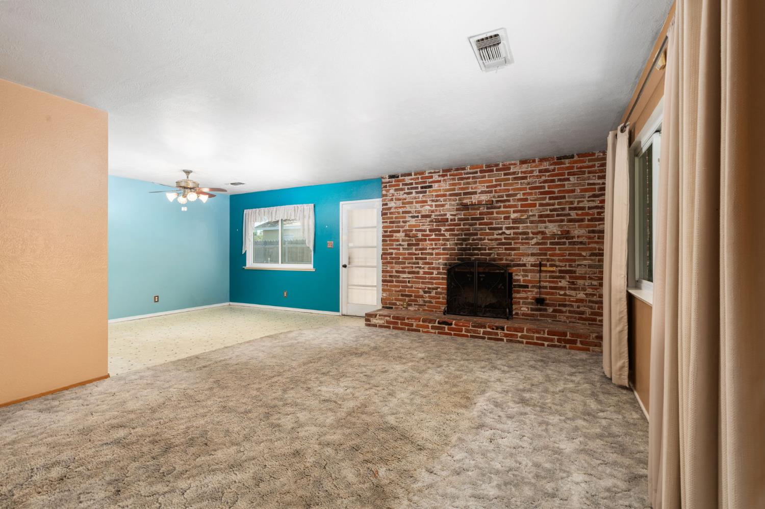 9075 S Mccall Ave, Selma, CA 93662