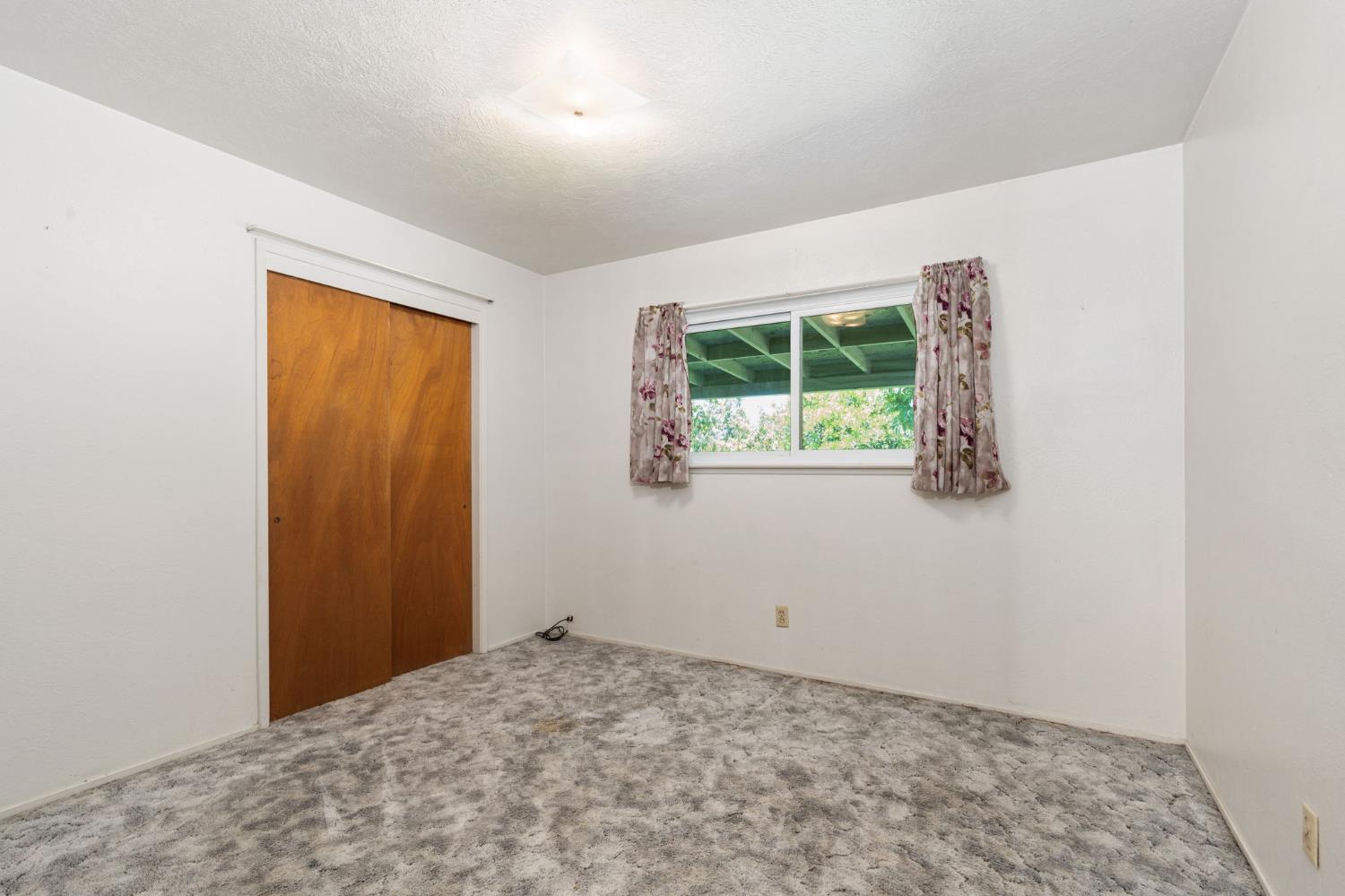 9075 S Mccall Ave, Selma, CA 93662