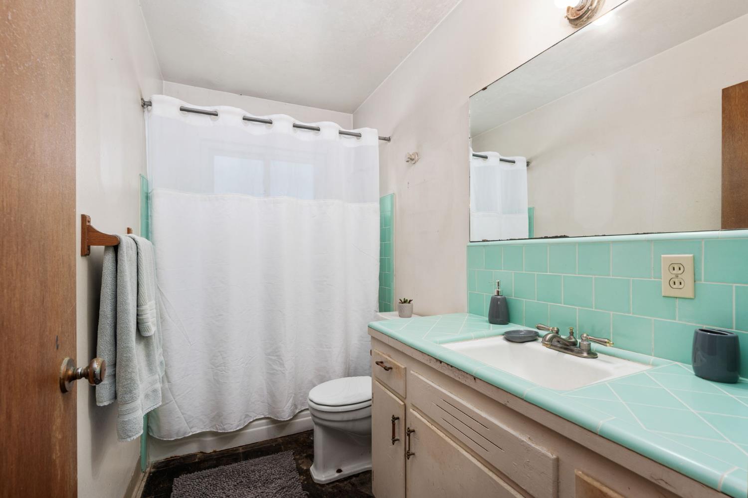9075 S Mccall Ave, Selma, CA 93662