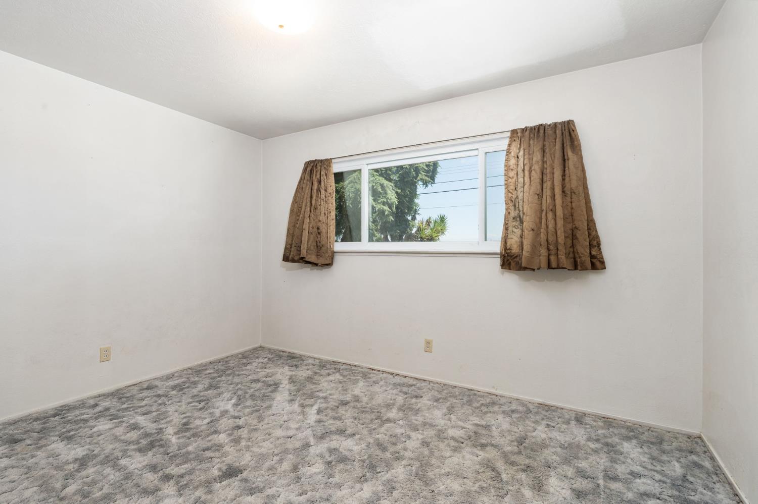 9075 S Mccall Ave, Selma, CA 93662