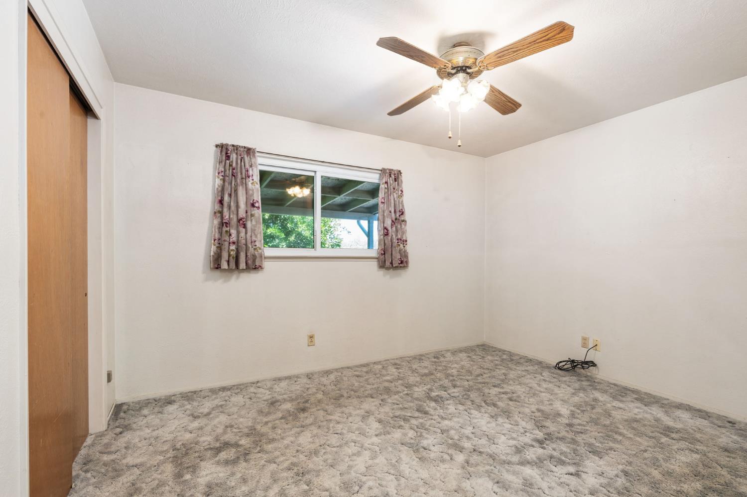 9075 S Mccall Ave, Selma, CA 93662