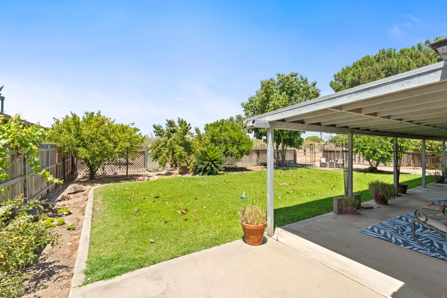 9075 S Mccall Ave, Selma, CA 93662